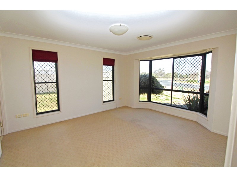 1 Iceberg Ct, Warwick QLD 4370