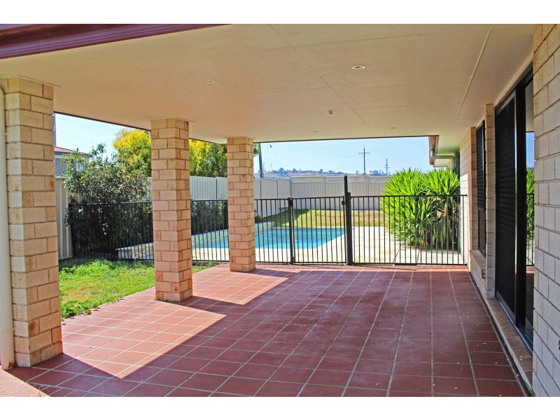 1 Iceberg Ct, Warwick QLD 4370