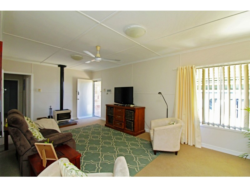 24 Evans Cres, Warwick QLD 4370