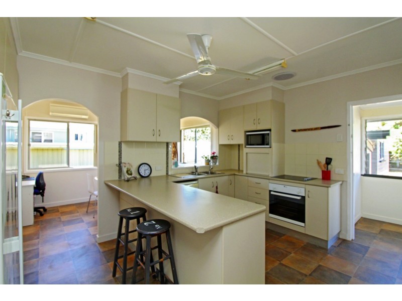 24 Evans Cres, Warwick QLD 4370