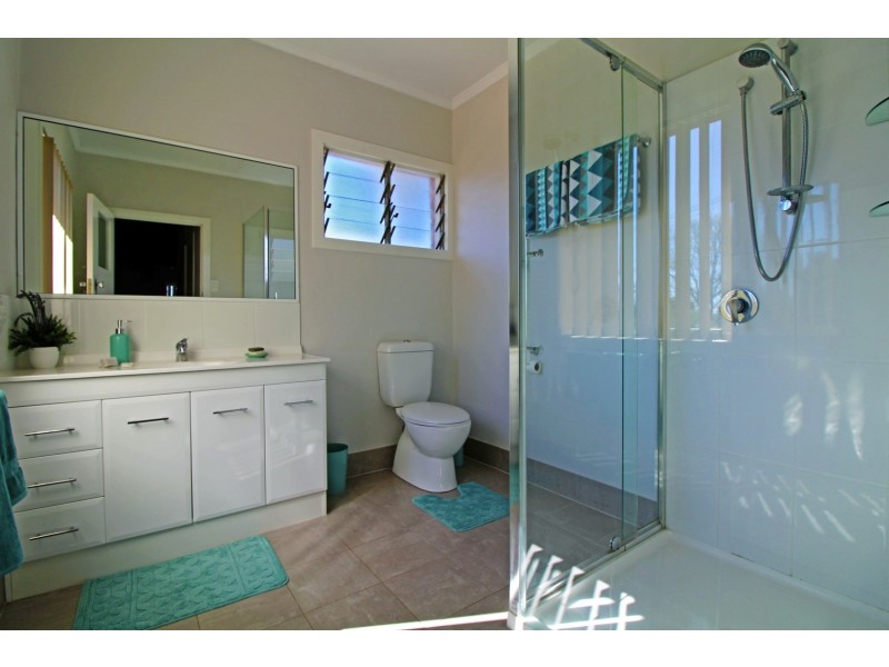 24 Evans Cres, Warwick QLD 4370