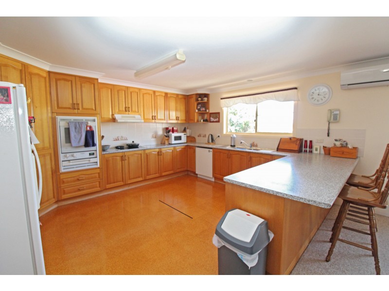 392 East St, Warwick QLD 4370