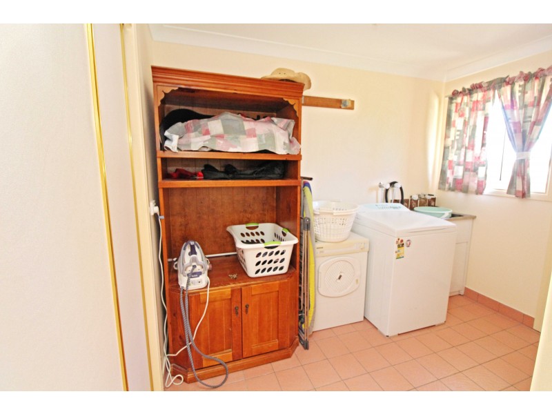 392 East St, Warwick QLD 4370