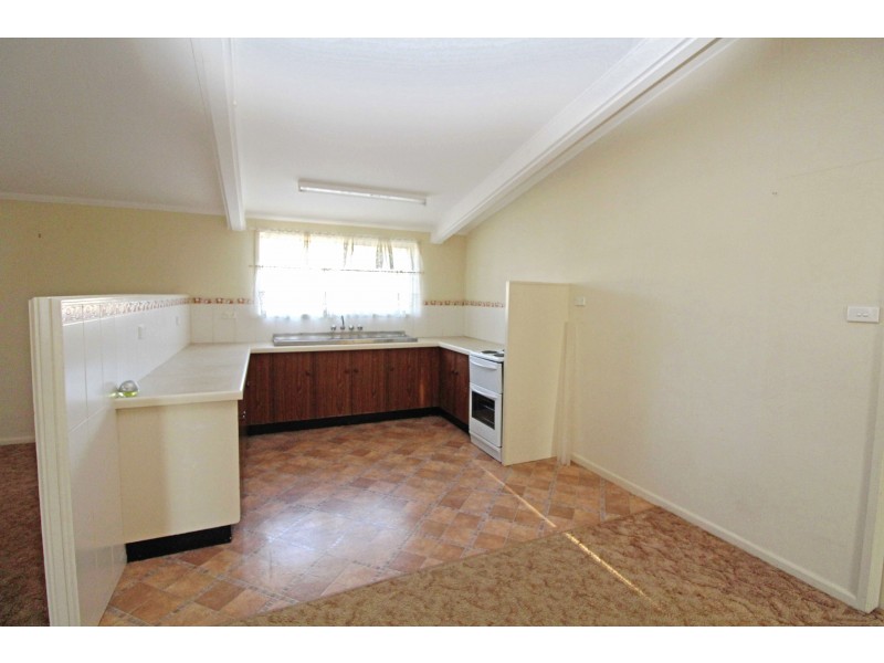 282 Wood St, Warwick QLD 4370