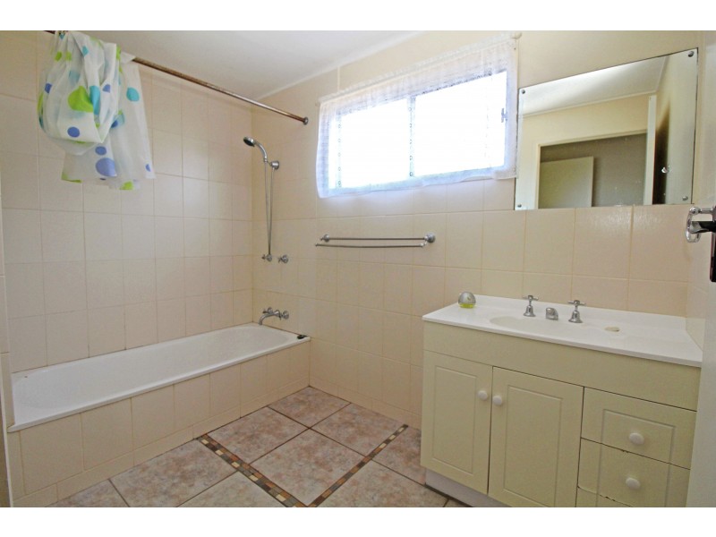 282 Wood St, Warwick QLD 4370