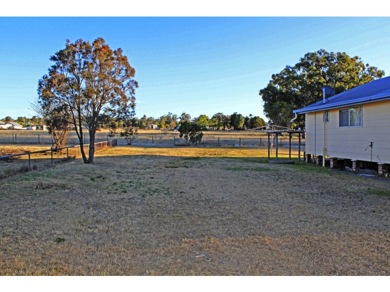 282 Wood St, Warwick QLD 4370