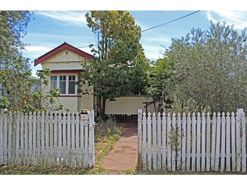 25 Albert St, Warwick QLD 4370