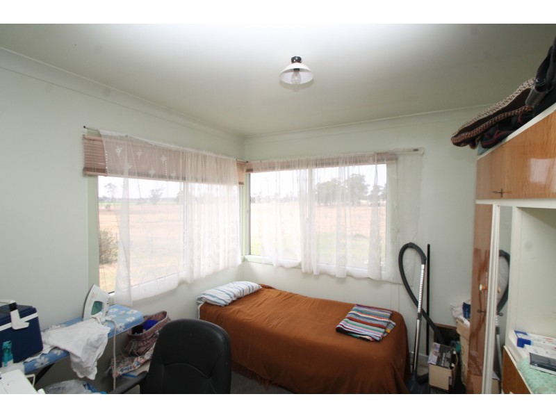 126 White Street, Pratten QLD 4370