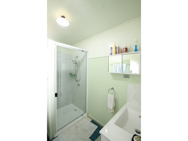 126 White Street, Pratten QLD 4370