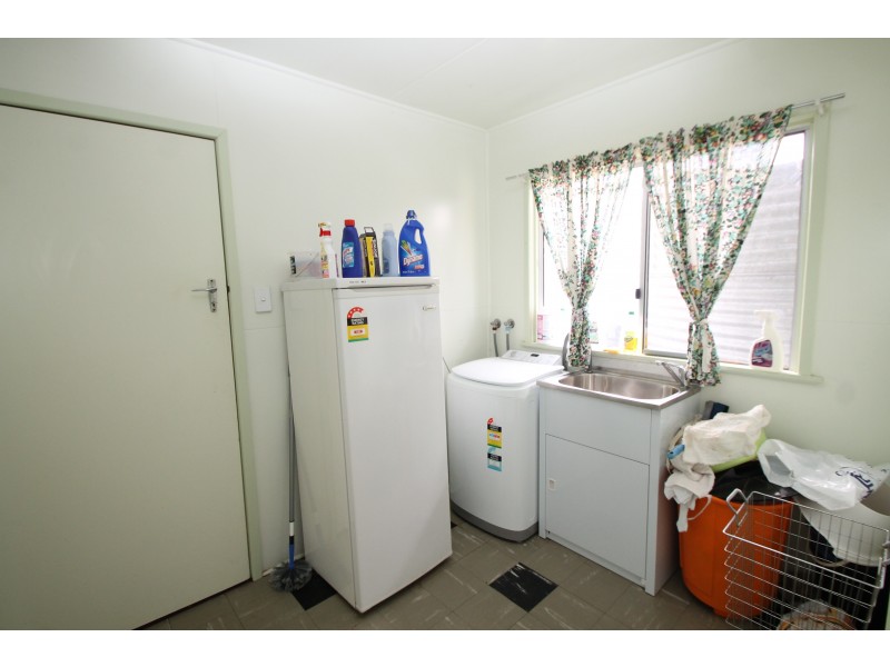 126 White Street, Pratten QLD 4370