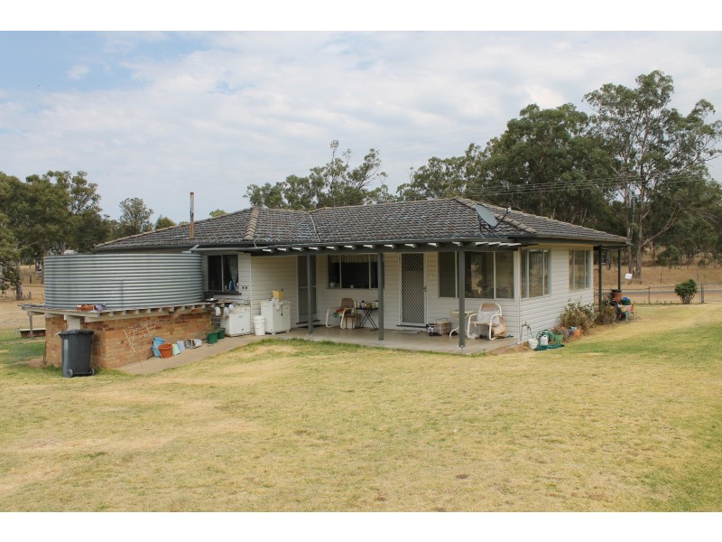 126 White Street, Pratten QLD 4370