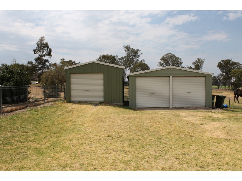 126 White Street, Pratten QLD 4370