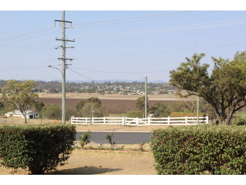 7 Wentworth St, Warwick QLD 4370