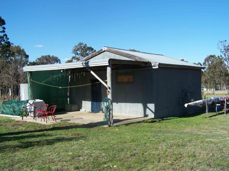 43 Elliot St, Pratten QLD 4370