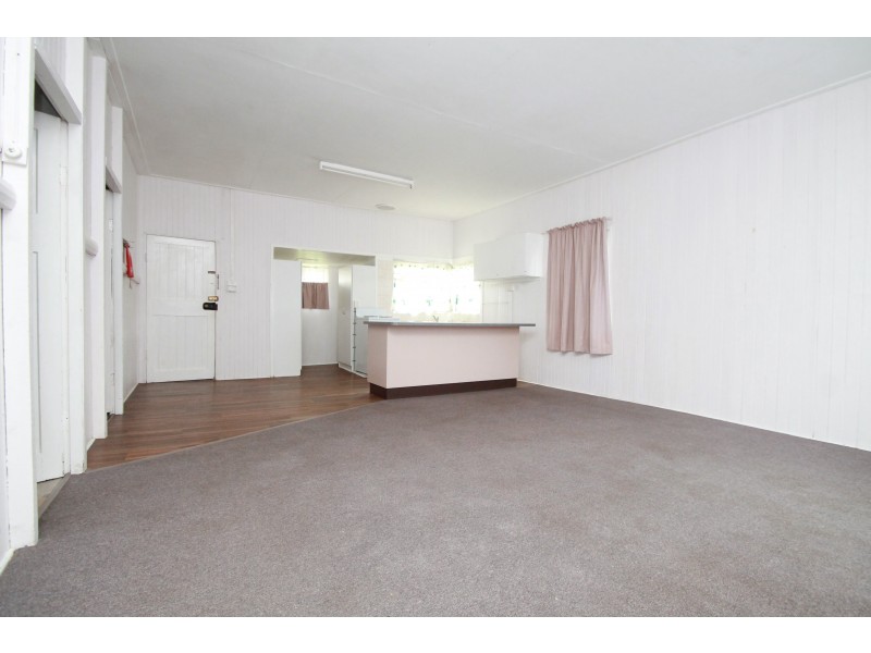 208 Pratten St, Warwick QLD 4370