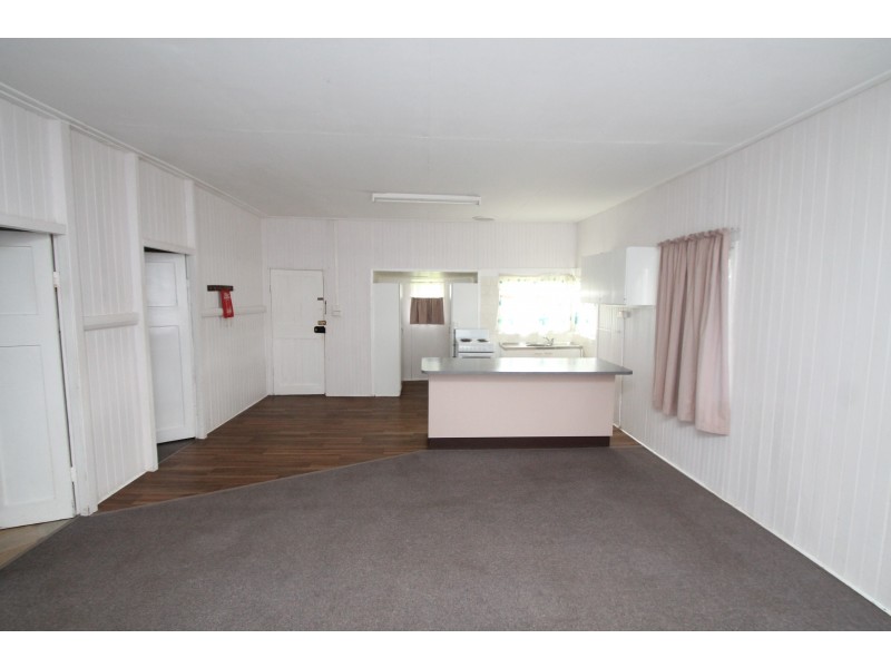 208 Pratten St, Warwick QLD 4370