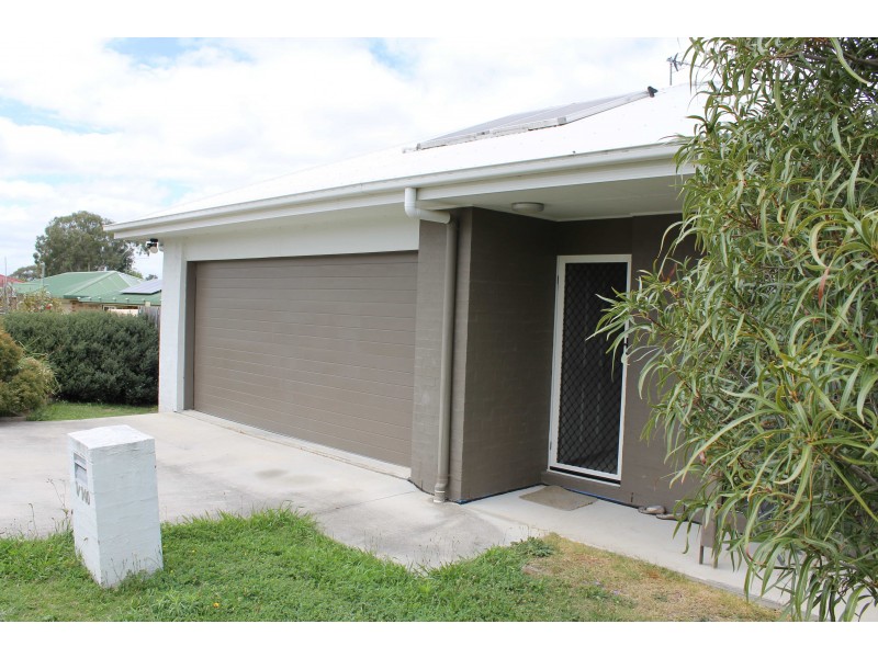 1 & 2/140 Dragon St, Warwick QLD 4370