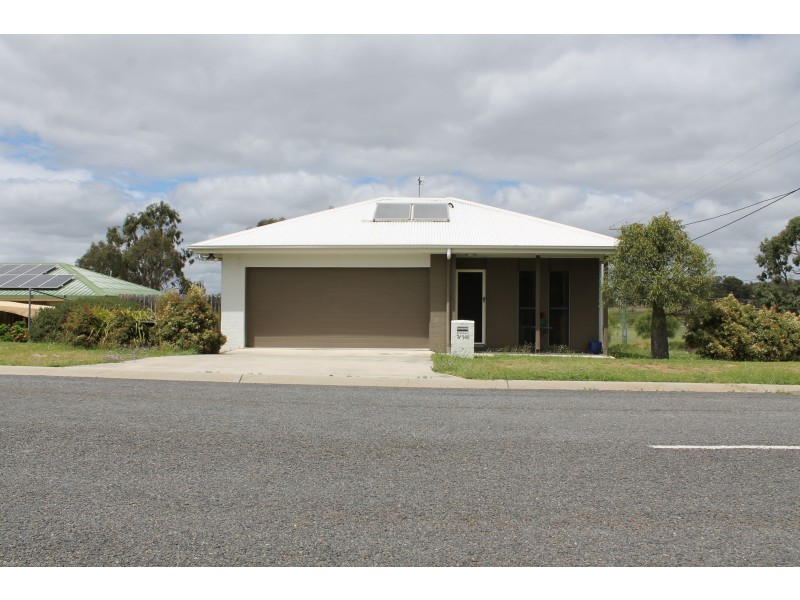 1 & 2/140 Dragon St, Warwick QLD 4370