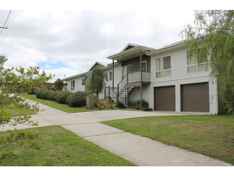 1 & 2/140 Dragon St, Warwick QLD 4370