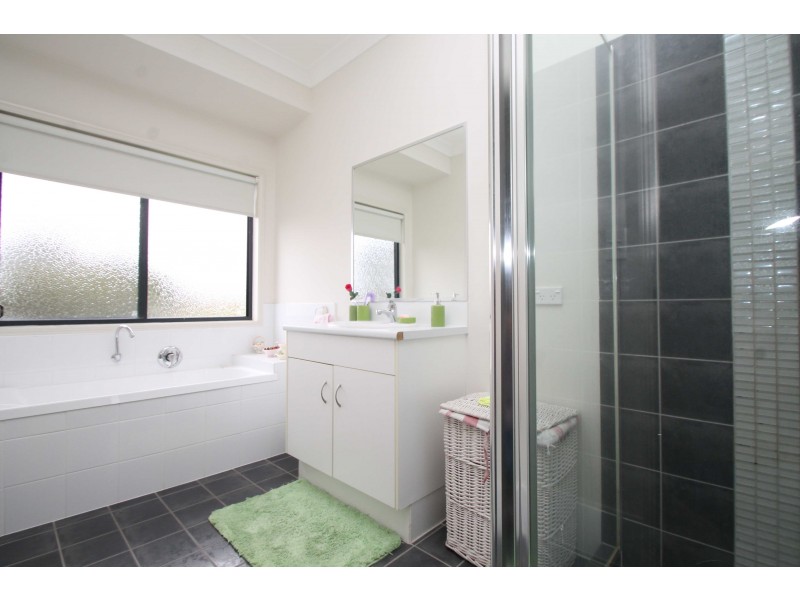 1 & 2/140 Dragon St, Warwick QLD 4370