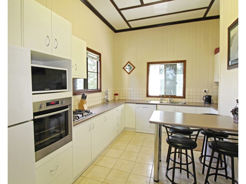 94 Victoria St, Warwick QLD 4370