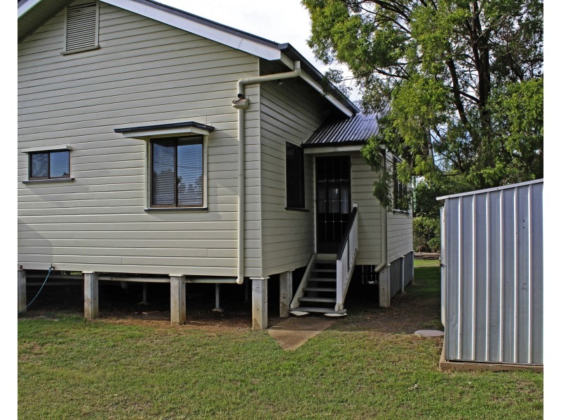 94 Victoria St, Warwick QLD 4370