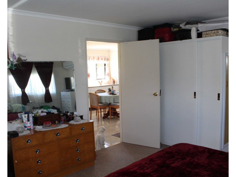 14 Ross St, Pratten QLD 4370