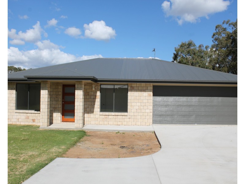 6 Stonewood Cres, Warwick QLD 4370