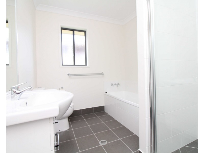 6 Stonewood Cres, Warwick QLD 4370