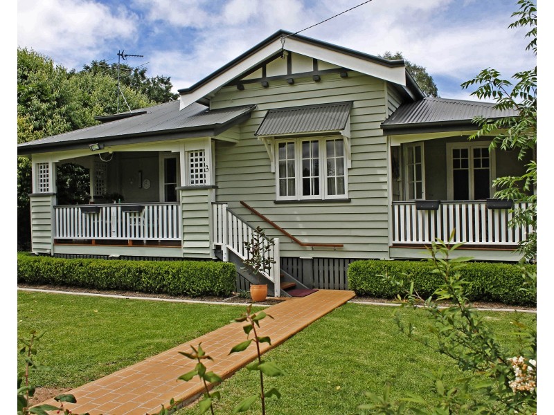 3 Warner St, Allora QLD 4362
