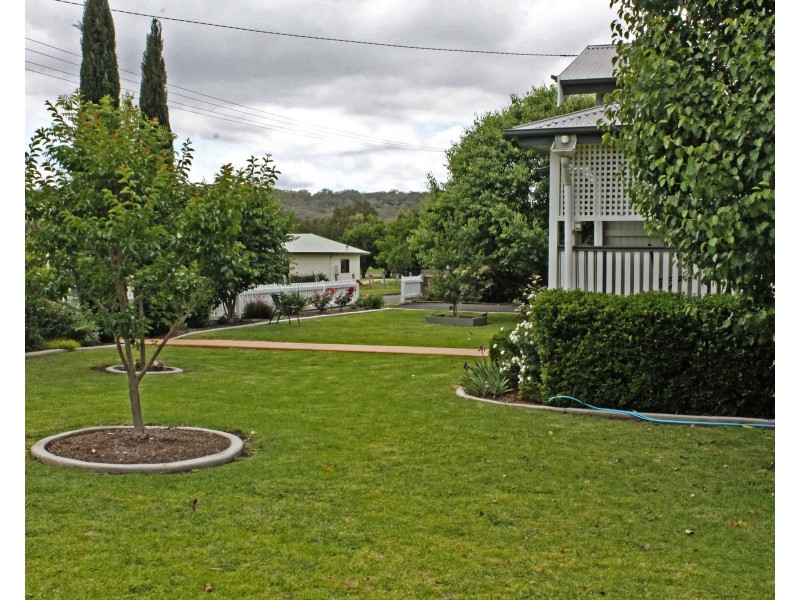 3 Warner St, Allora QLD 4362