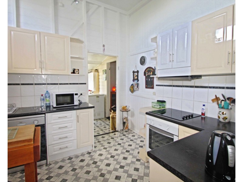 18 Cecil St, Warwick QLD 4370