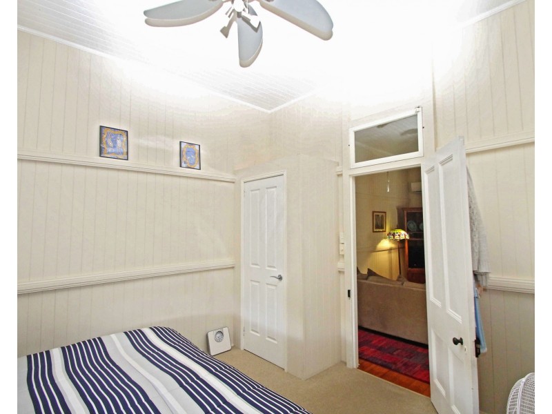 18 Cecil St, Warwick QLD 4370