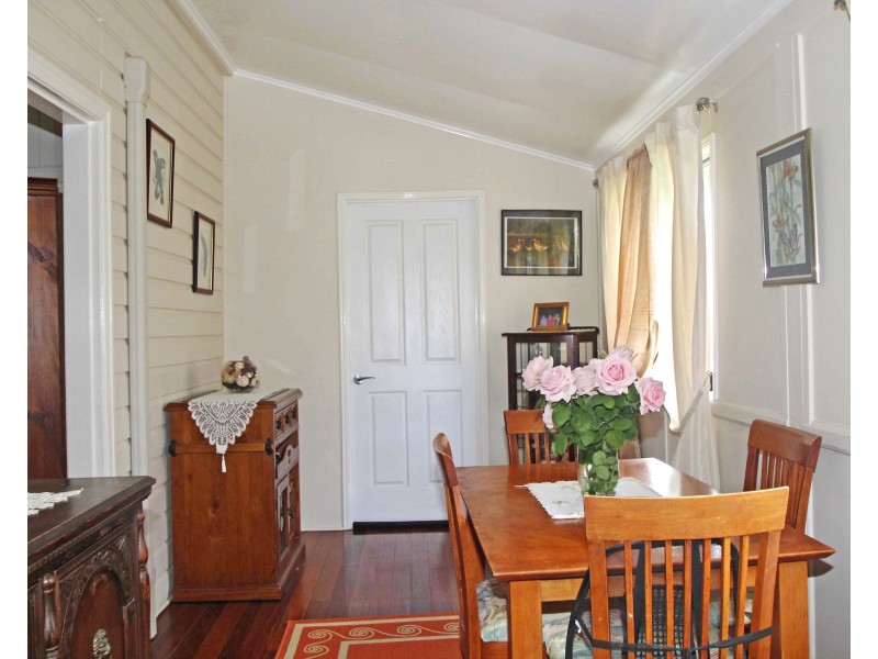 18 Cecil St, Warwick QLD 4370