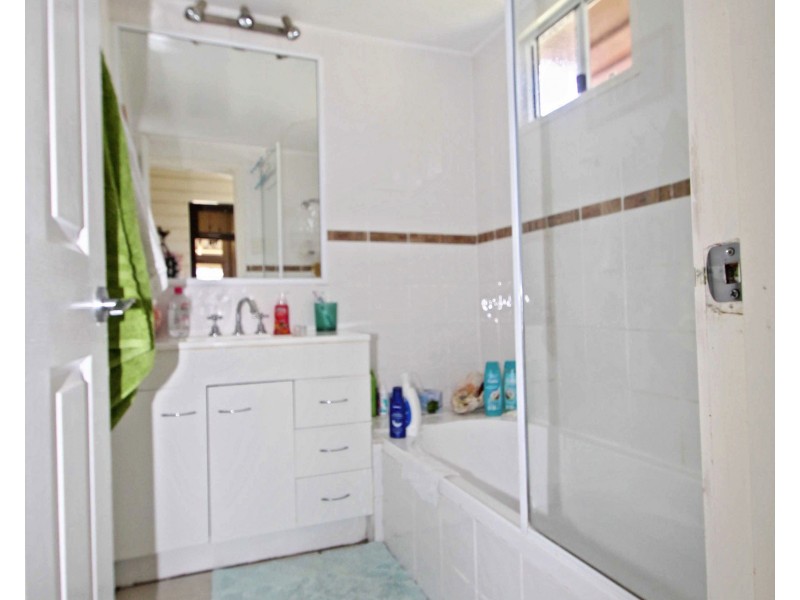 18 Cecil St, Warwick QLD 4370