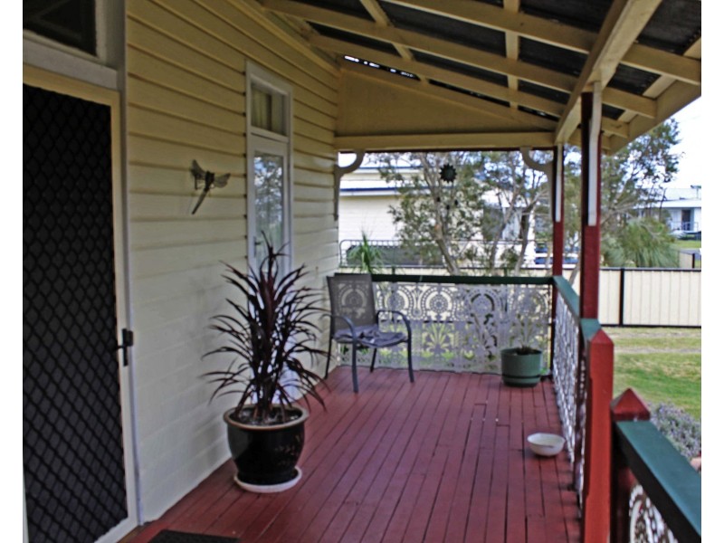18 Cecil St, Warwick QLD 4370