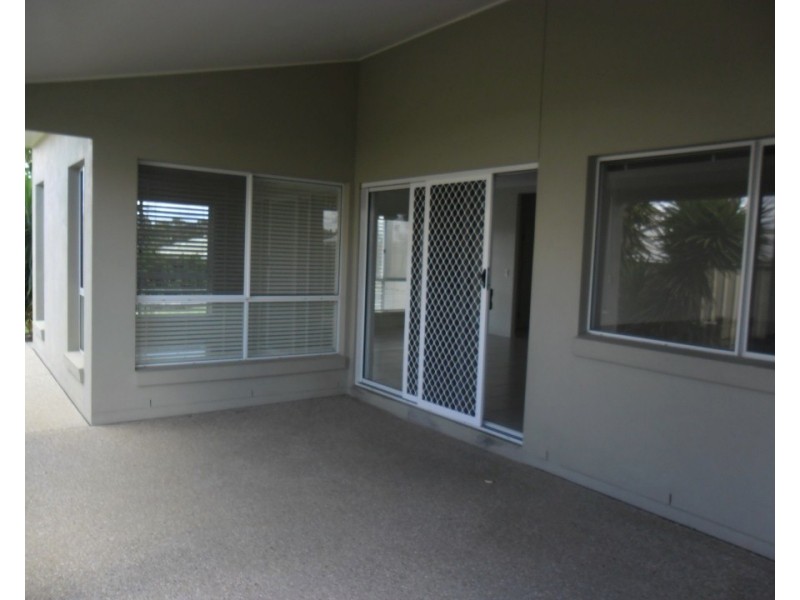 11 Floribunda Ave, Warwick QLD 4370