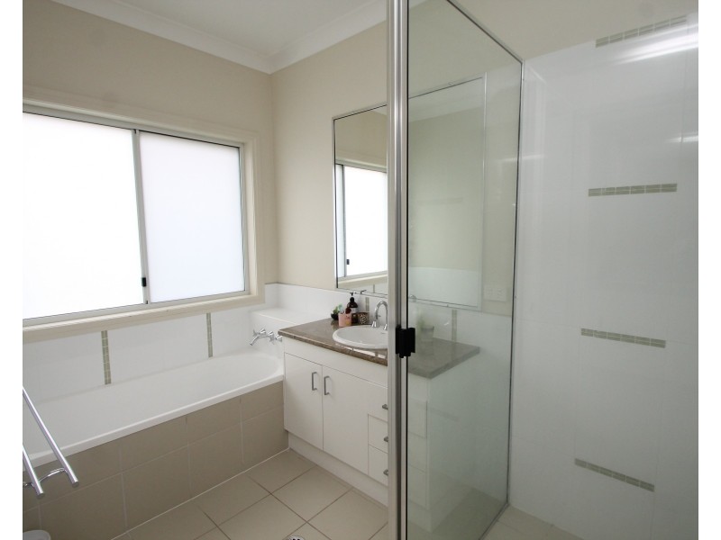 11 Floribunda Ave, Warwick QLD 4370