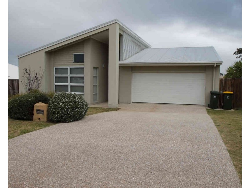 11 Floribunda Ave, Warwick QLD 4370