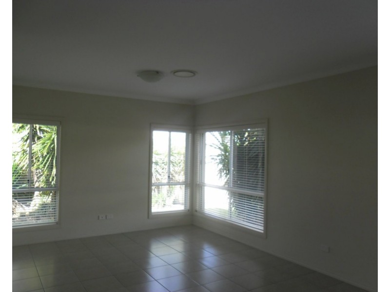 11 Floribunda Ave, Warwick QLD 4370