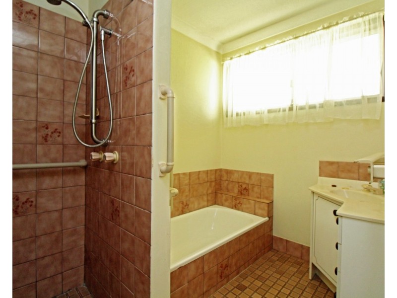 13 Bunker Ave, Warwick QLD 4370