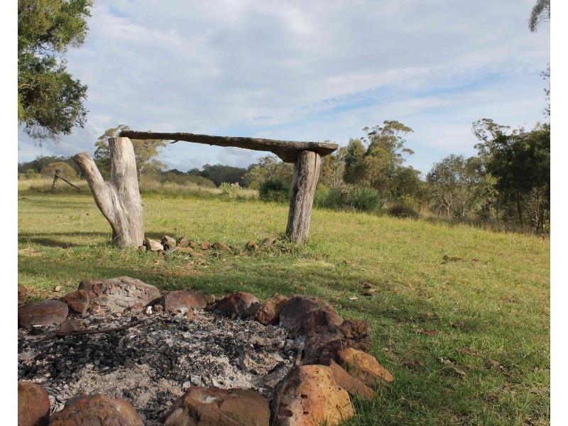 975 Killarney Barlows Gate Rd, Elbow Valley QLD 4370