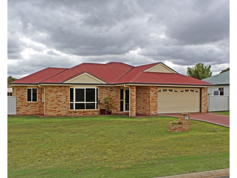 4 Willow St, Warwick QLD 4370