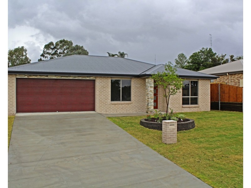 2C Wallace St, Warwick QLD 4370