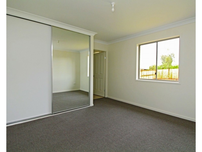 2C Wallace St, Warwick QLD 4370