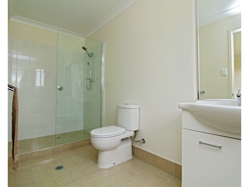 2C Wallace St, Warwick QLD 4370