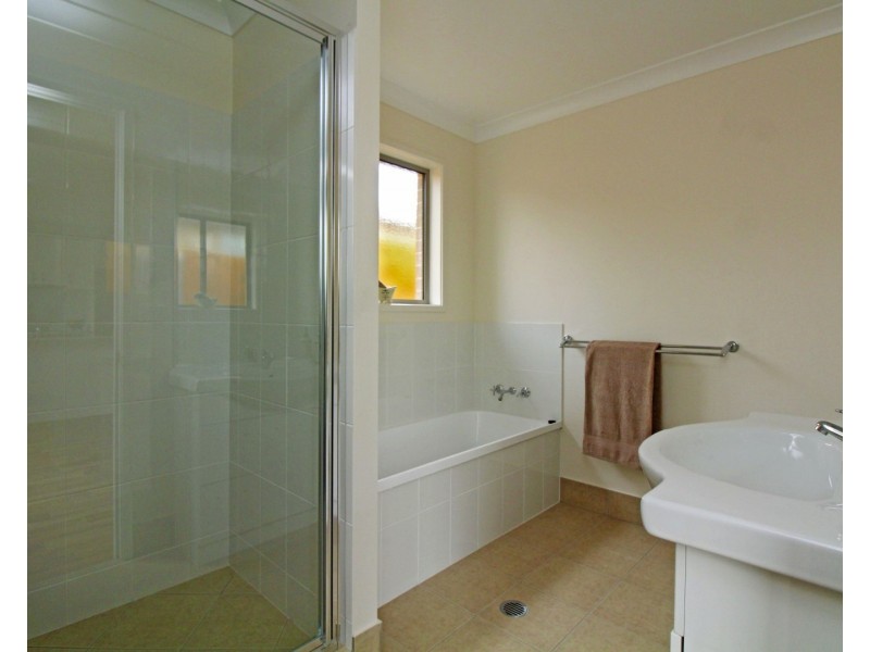 2C Wallace St, Warwick QLD 4370