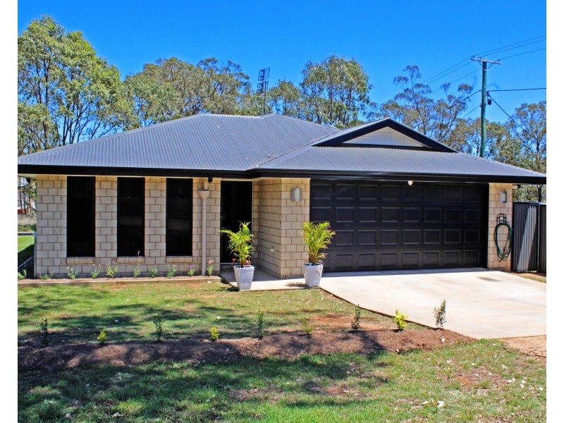26 Allora St, Hendon QLD 4362