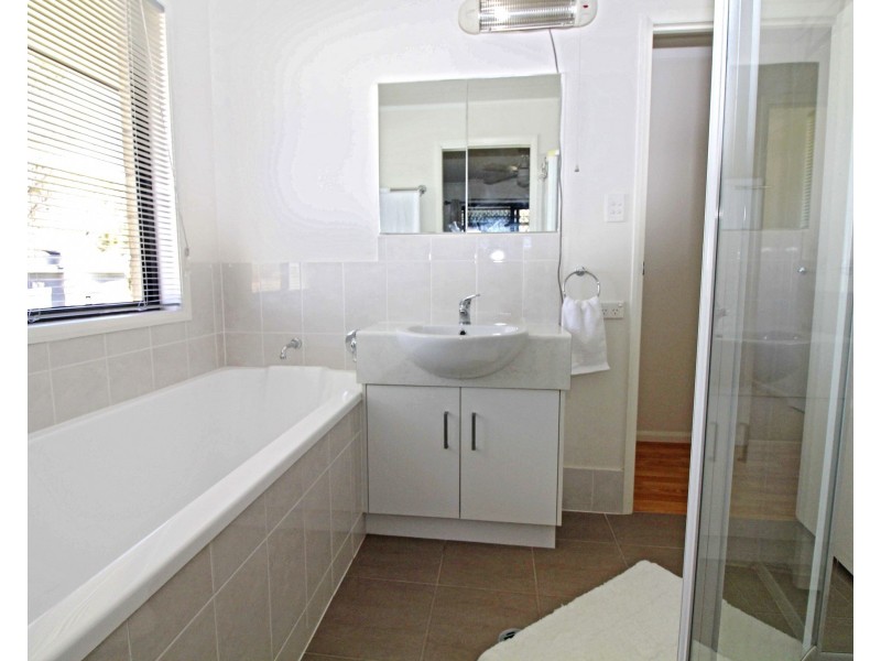 26 Allora St, Hendon QLD 4362