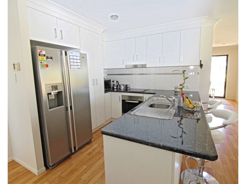 26 Allora St, Hendon QLD 4362